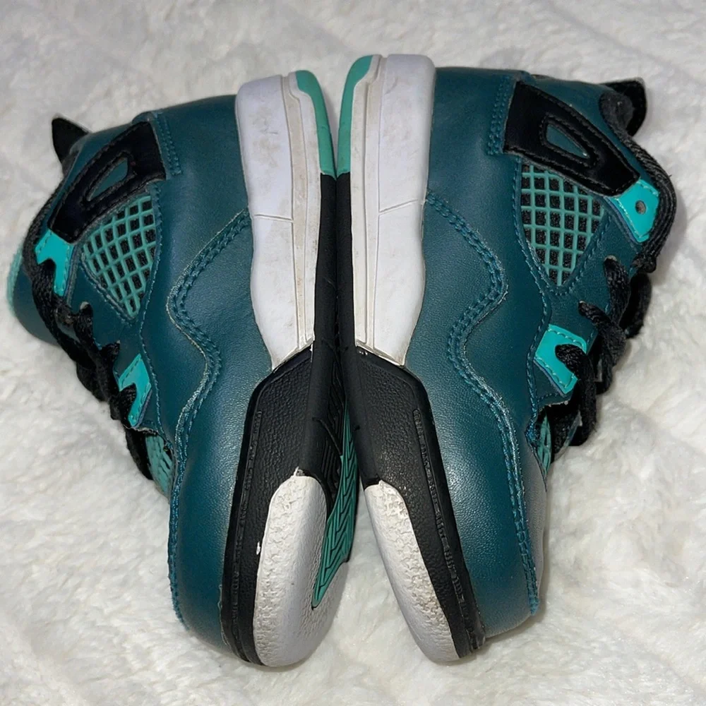 Jordan Kids Teal and Black Sneakers